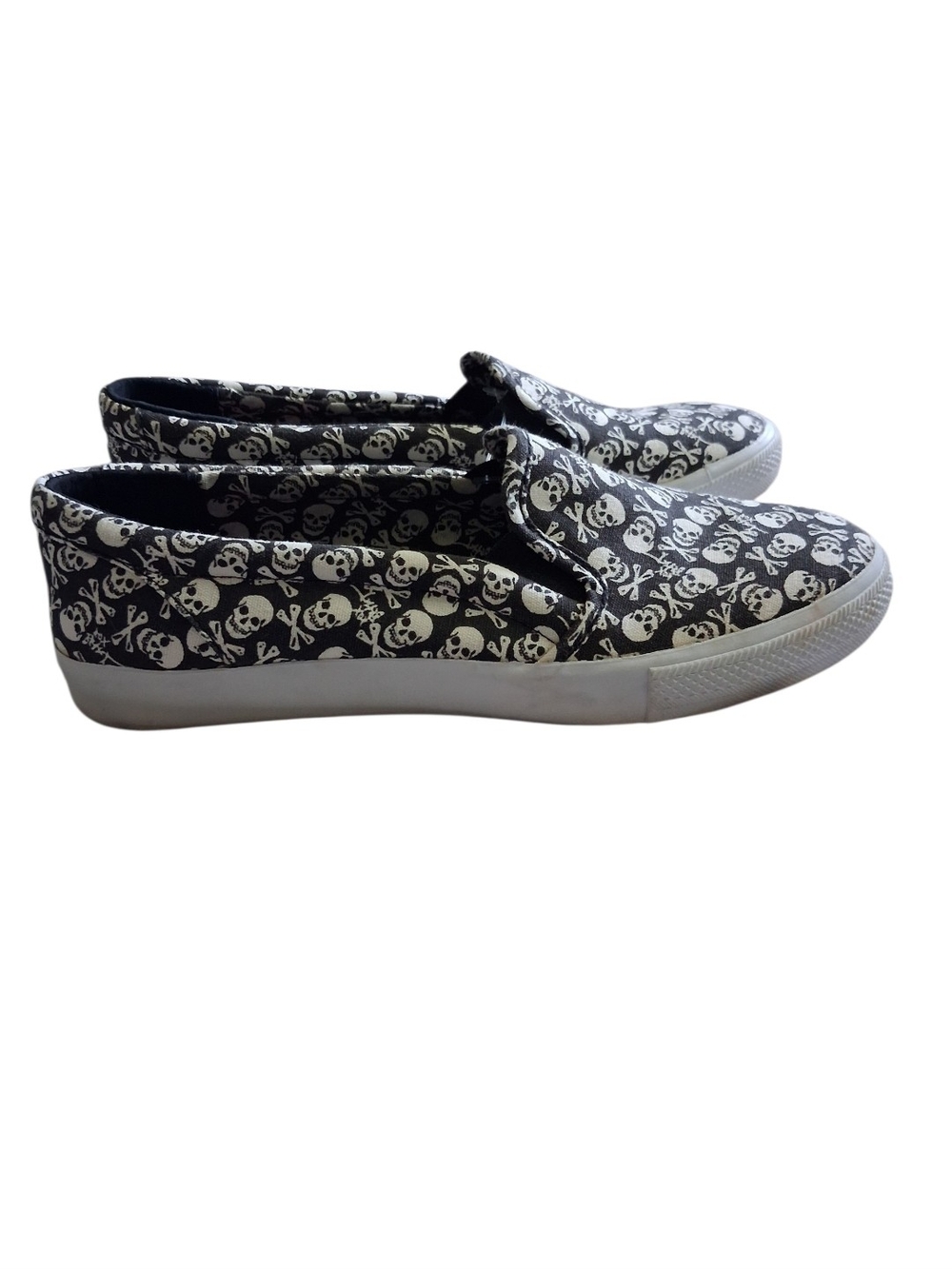 Skull Print Slip-On Sneakers - Betsy Johnson - Picture 3 of 5